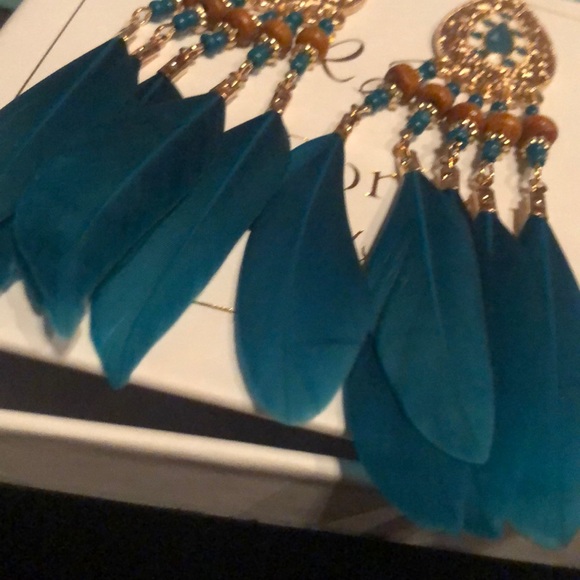 Boho Feather Long Earrings in Box Designer Green - Picture 3 of 6